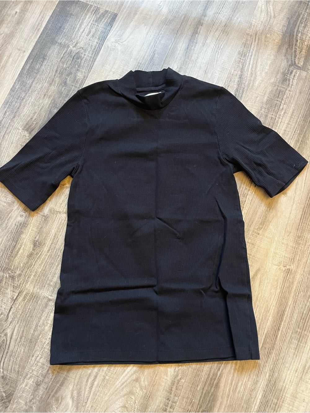 Kowtow women’s top size small